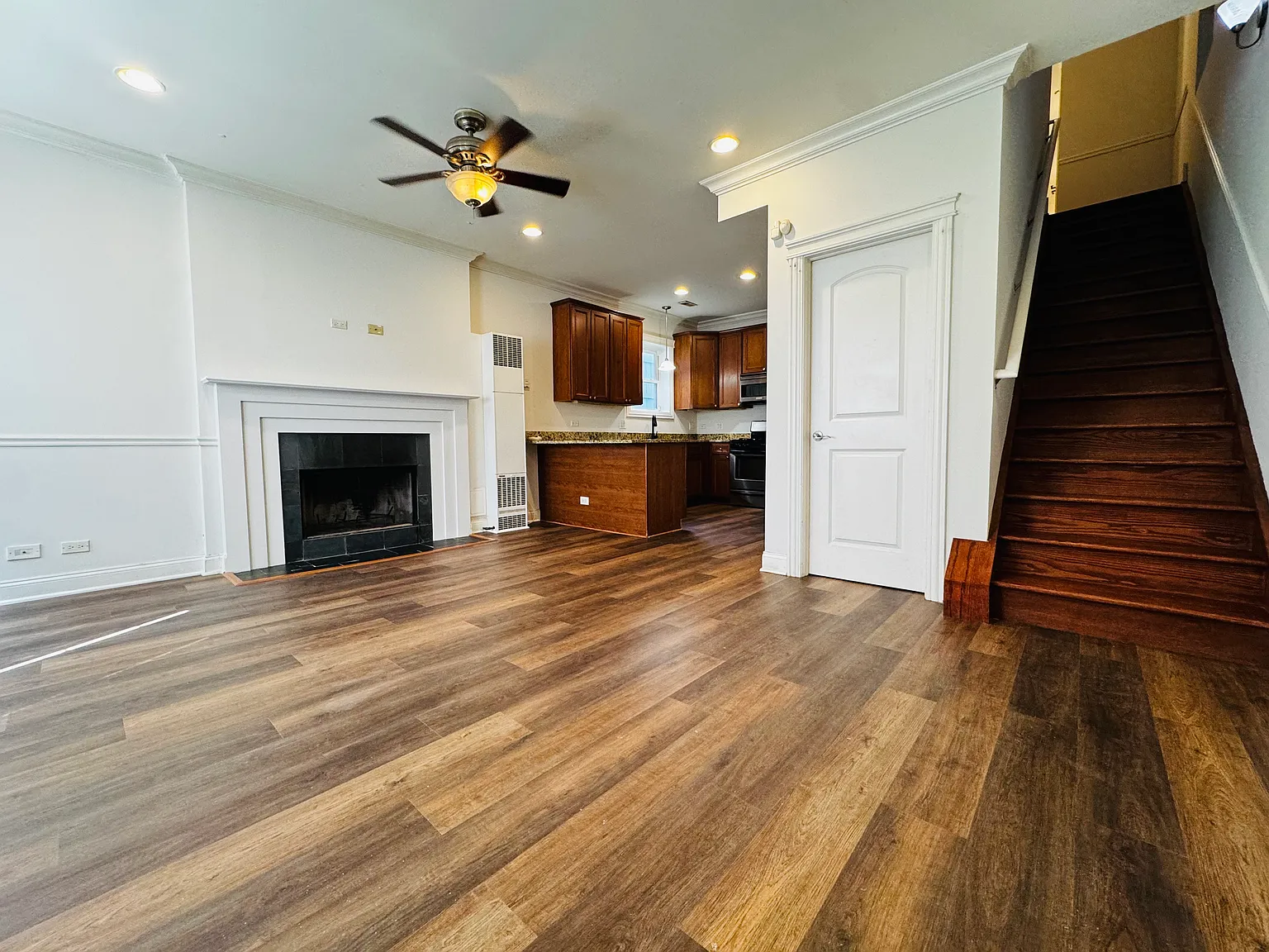 3 bed, 1346 sqft, $2,800 — Photo 2