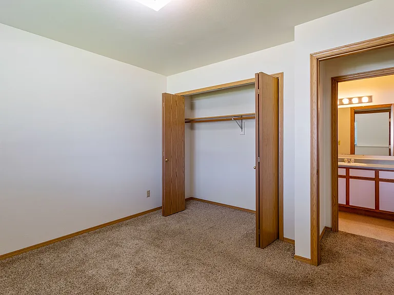 North Russell Apts-1650 N Russell — Photo 22