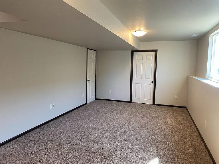 845 Diamond Ridge Blvd — Photo 10