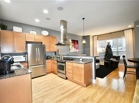 3rd image of 4557 Washington St #C4