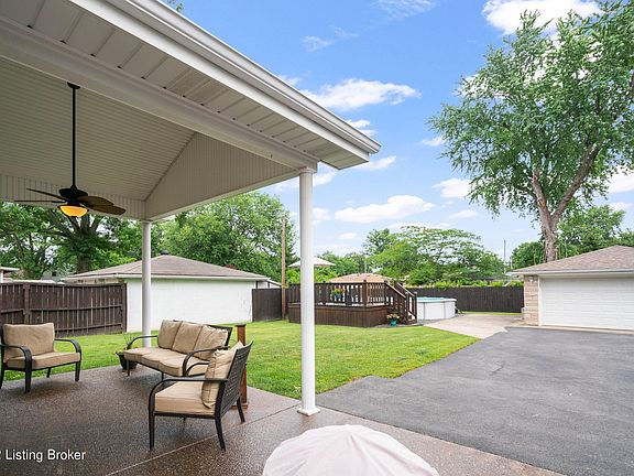 4th image of 5005 Oak Park Dr