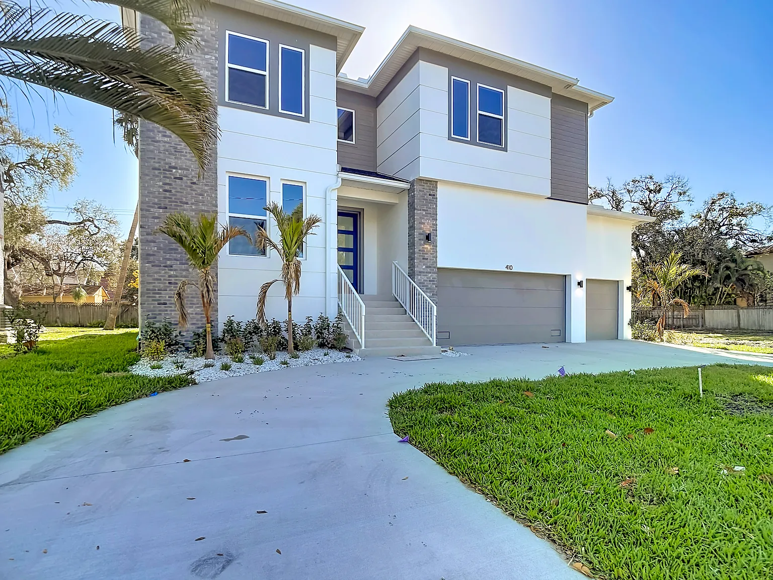 5 bed, 3740 sqft, $9,995 — Photo 1