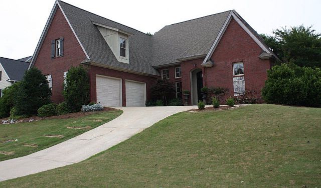1st image of 810 Madeline Ln