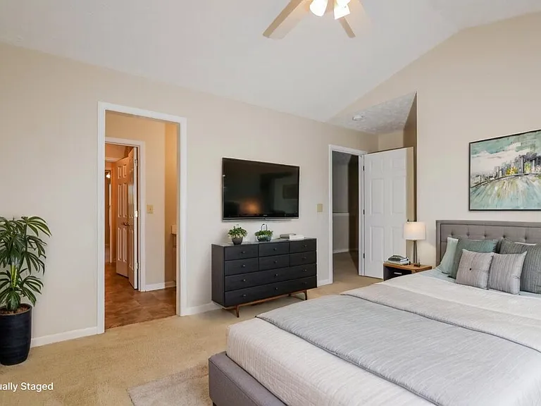 1541 Brookfield Cir — Photo 12