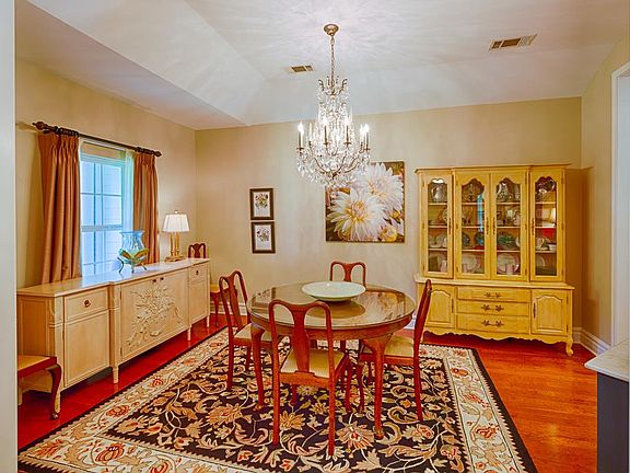 2nd image of 2417 Tanglewood Cir