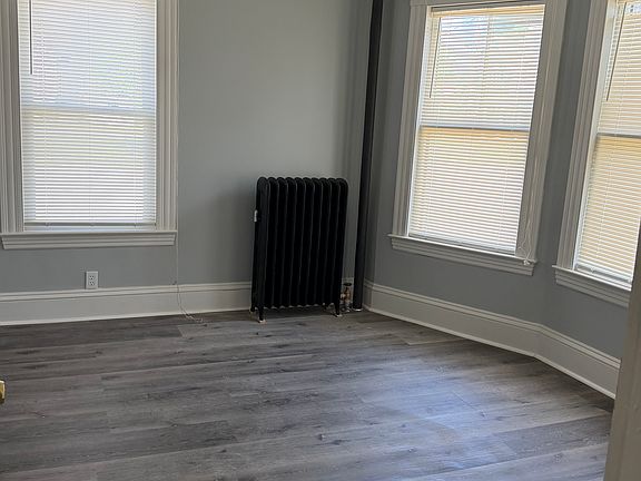 5th image of 136 Western Ave #1