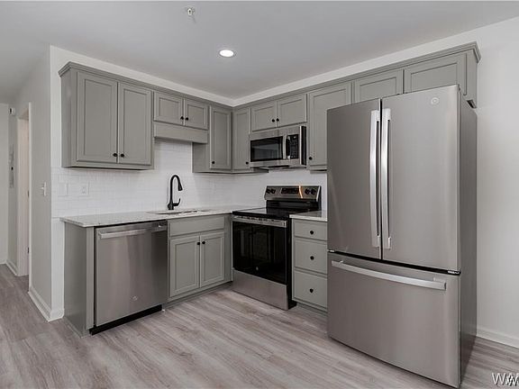 5th image of 1212 12th St #2