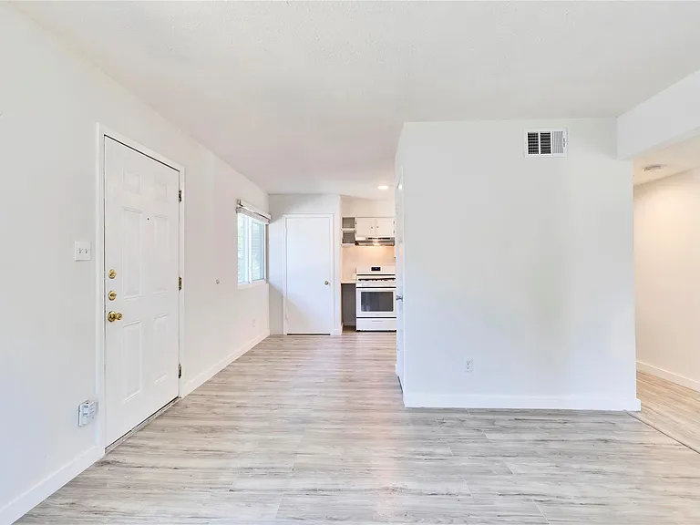 3462 Willowrun Dr #B — Photo 6