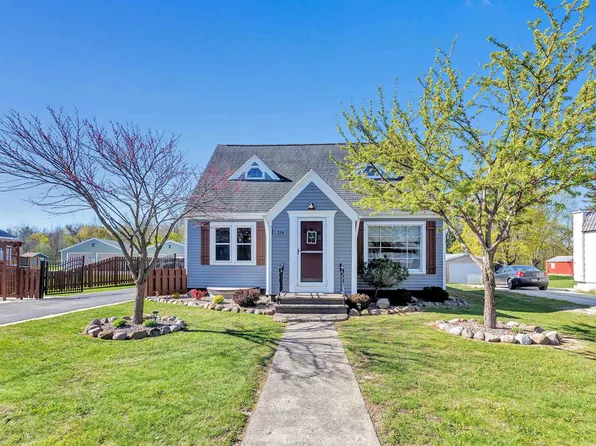 319 Highridge Ave, Denmark, WI 54208