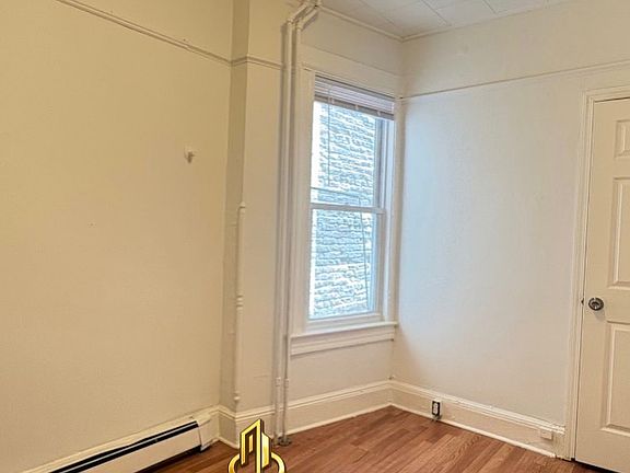 5th image of 133 Boyd Ave Floor 1
