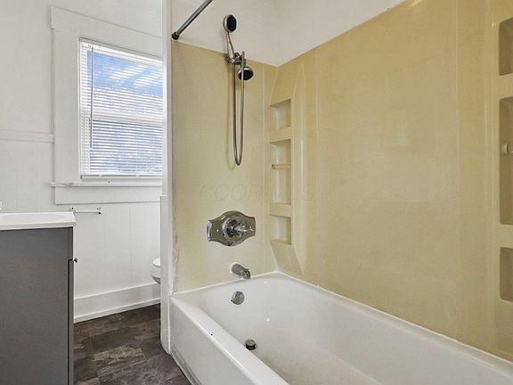 2nd image of 52 1/2 N Yale Ave #52-1/2