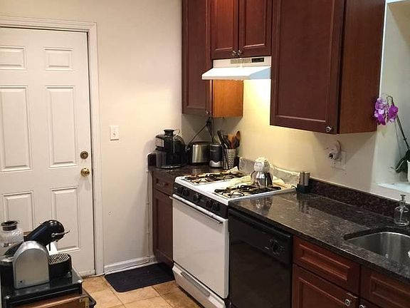 4th image of 3928 N Pine Grove Ave APT 3W