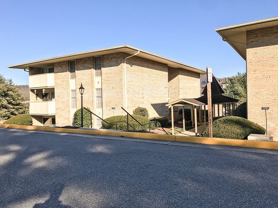 1st image of 5260 Crossbow Cir Unit 4A