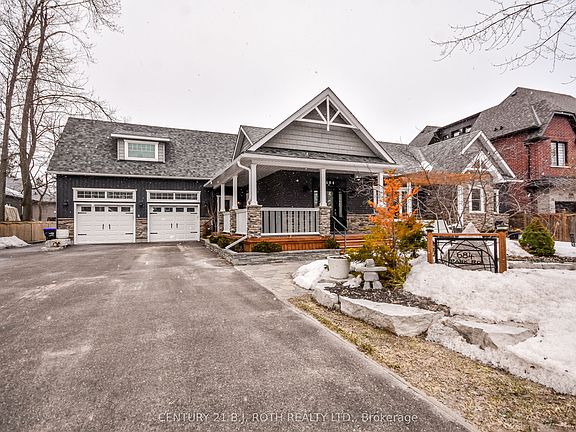 2nd image of 684 Park Rd