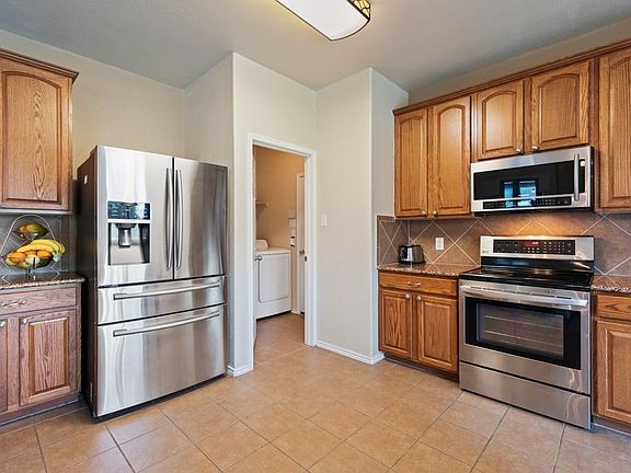 5th image of 1091 Barrington Dr