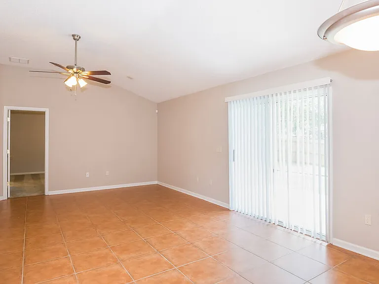 8073 Leafcrest Dr — Photo 6