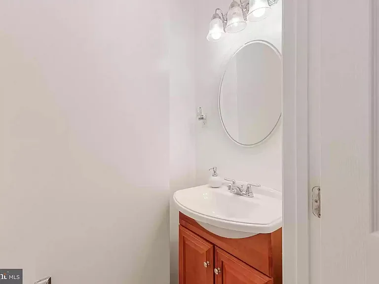 654 Melvin Dr — Photo 11