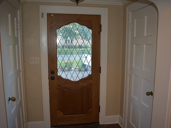 2nd image of 7 Hyde Park Dr