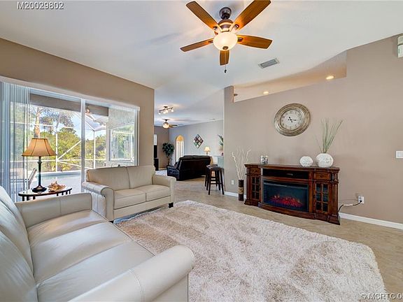 3rd image of 513 NW Fetterbush Way