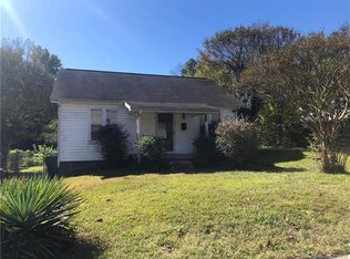 142 E Catawba Ave, Mount Holly, NC 28120
