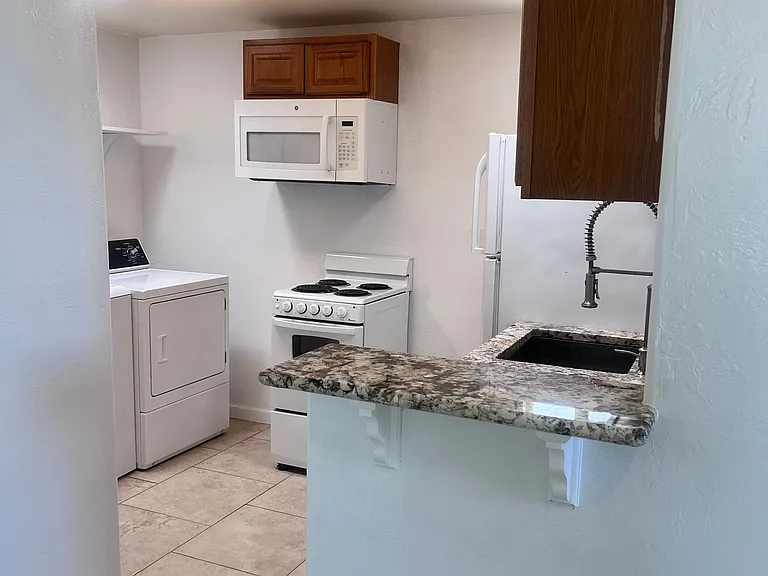 3713 S 7th Ave #A — Photo 9
