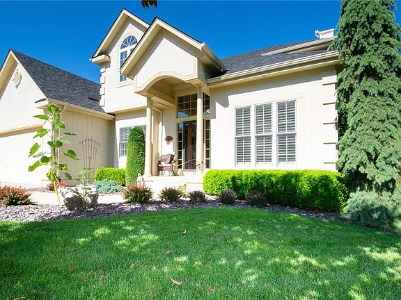 2nd image of 110 Broadmoor Dr