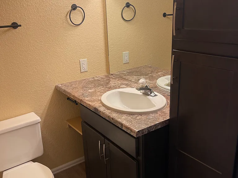 772 S Knox Dr — Photo 2