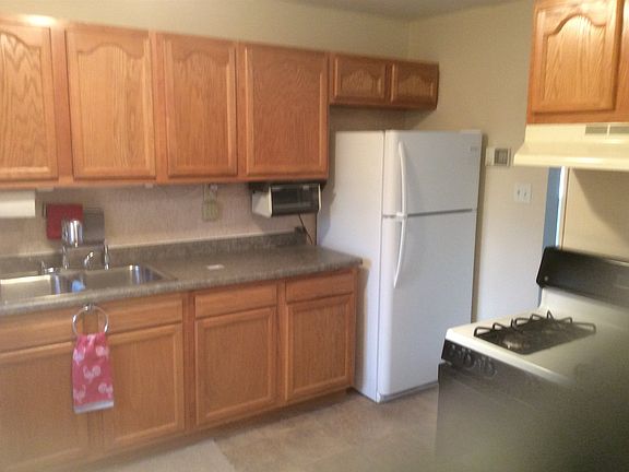 2nd image of 3204 Rexford Dr