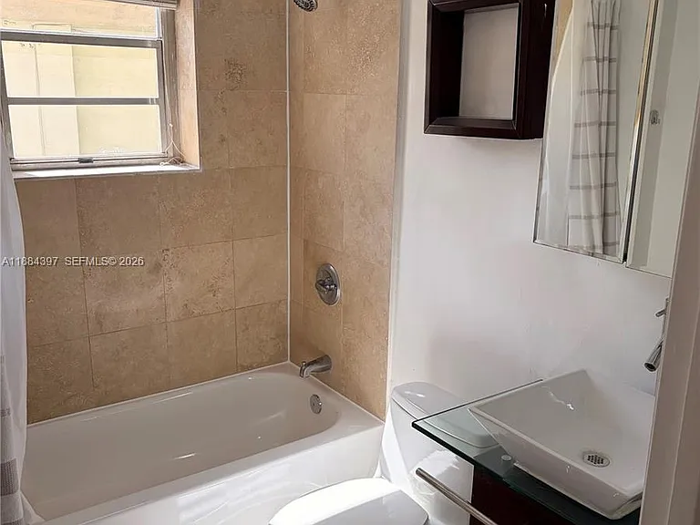 4812 Pine Tree Dr #205 — Photo 8