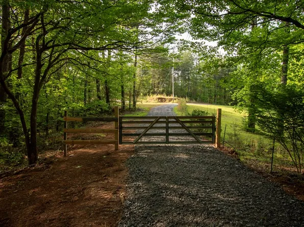 36 Mountain Top Rd, Marble, NC 28905