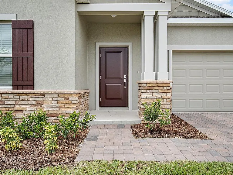 5529 Nina Way — Photo 4