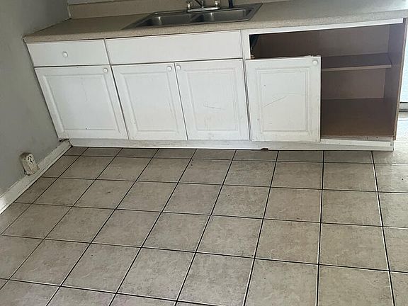 4th image of 144 SPRING Street