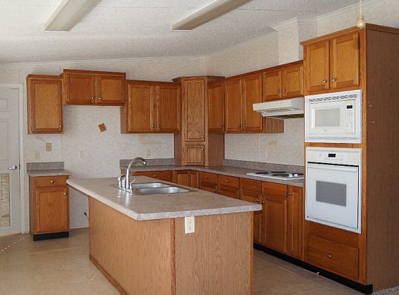 2nd image of 135 Tres Lagos Blvd
