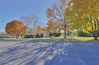 4th image of 4844 Circle Dr