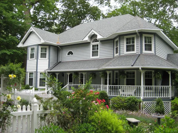 1520 Woodspath Ln, Suffolk, VA 23433