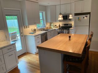 1404 Hartford Rd, Manhattan, KS 66502