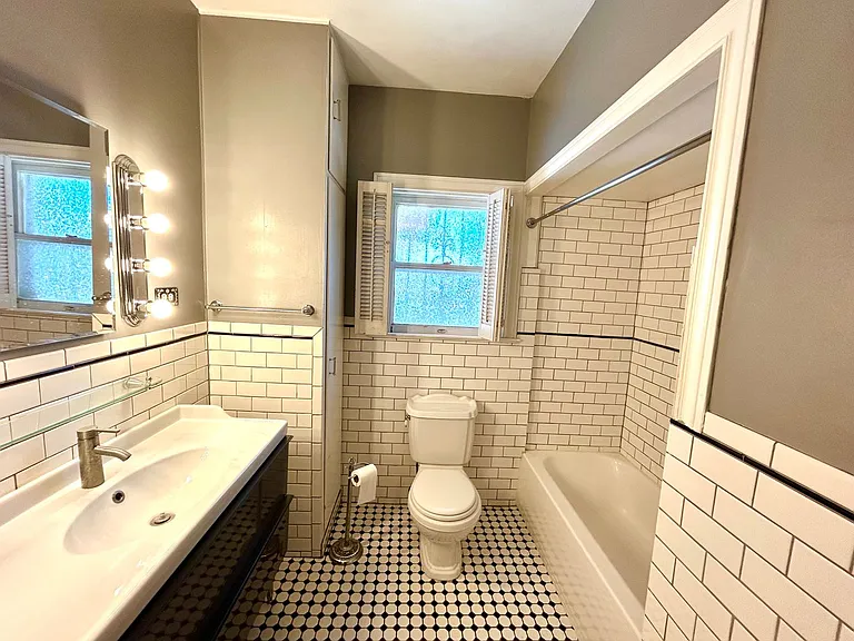 1627 Schley Ave — Photo 17
