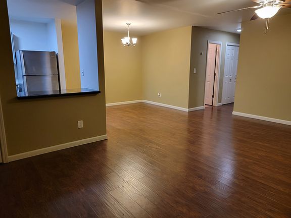 2nd image of 4200 Pembrook Rd APT 4