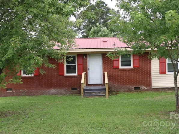 75 W Polk St, Polkton, NC 28135