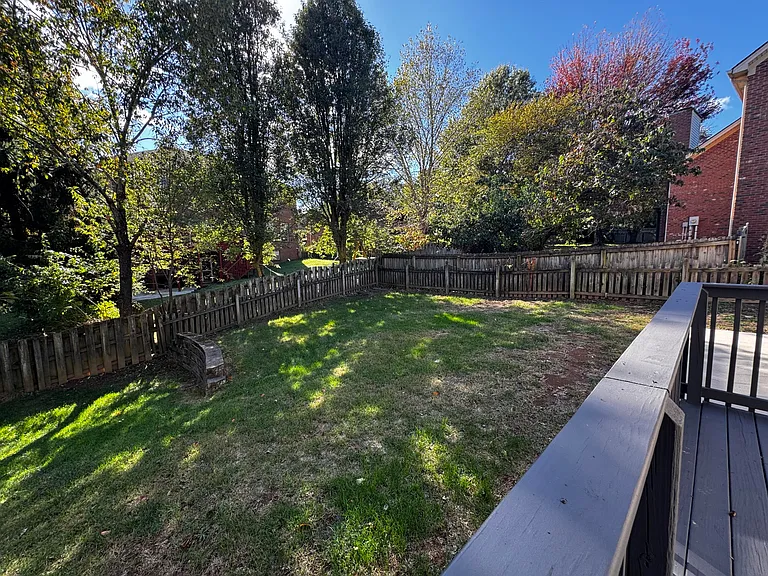 2224 Wilmington Ln — Photo 36