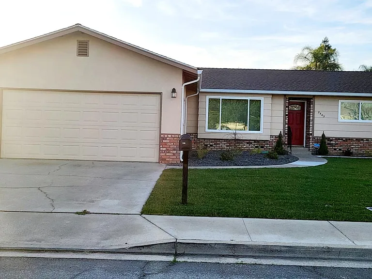 2505 Murray St — Photo 3