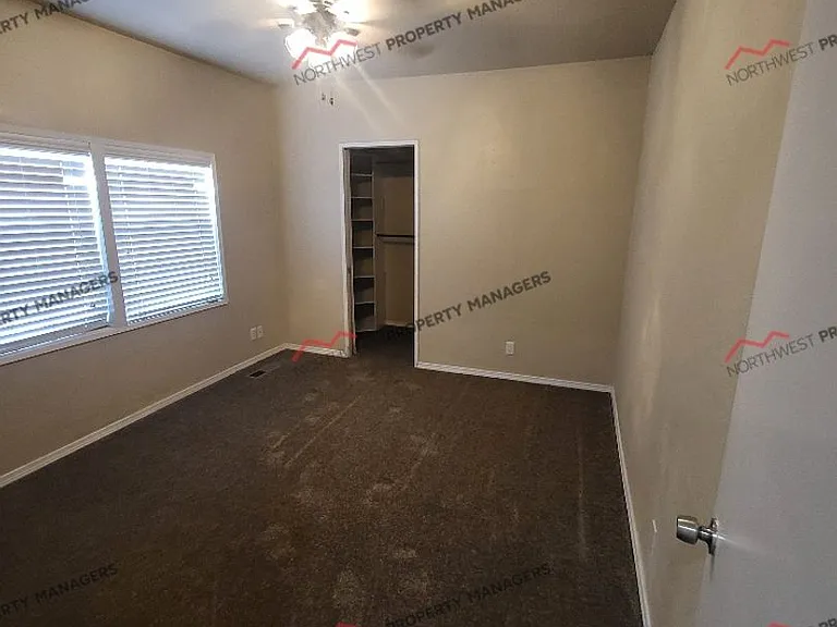 848 NW Maryland Ave — Photo 14