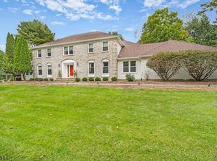 1 Cambridge Dr, Long Valley, NJ 07853