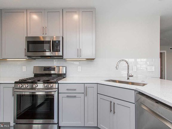 3rd image of 716 S Sartain St #4