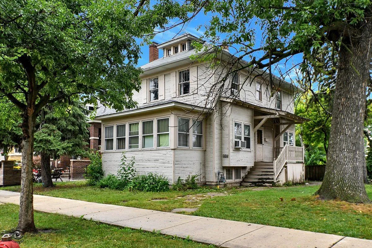 3428 W 64th St photo 1