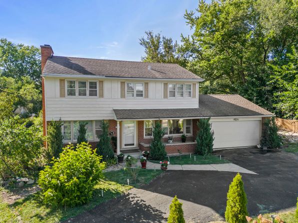 3S138 Park Blvd, Glen Ellyn, IL 60137