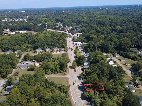 3rd image of 428 Rutherford Rd