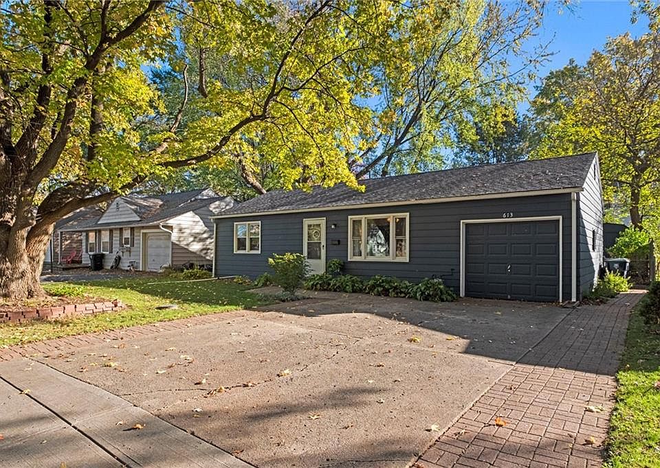 house 1313 W Jackson St, Ottawa, IL 61350 | Zillow
