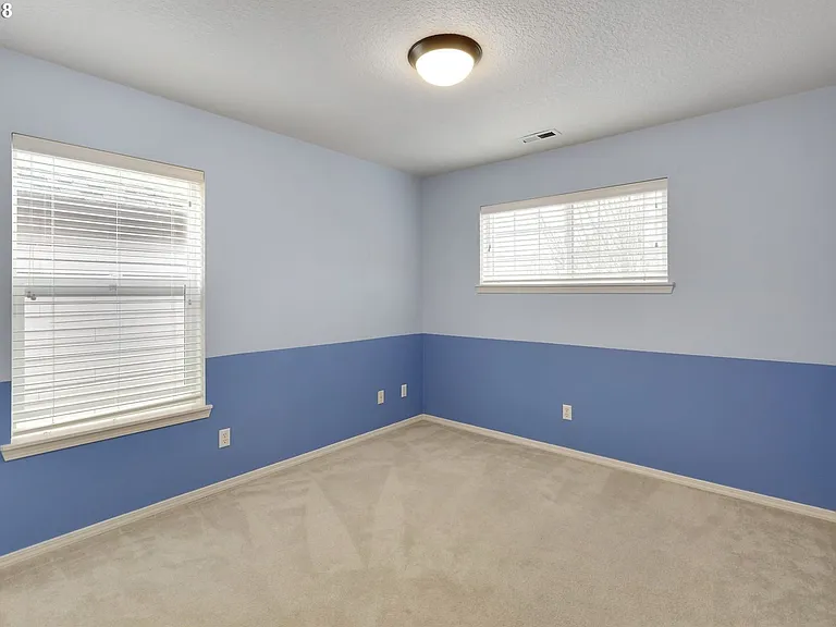 1174 SE Westerland St — Photo 7