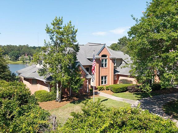 2nd image of 610 Summerbrooke Dr